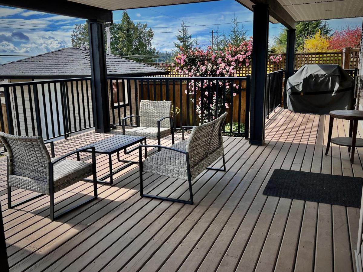 Lovely J Home -Stunning River View Cozy Two Bedroom Private Suite ニューウエストミンスター エクステリア 写真